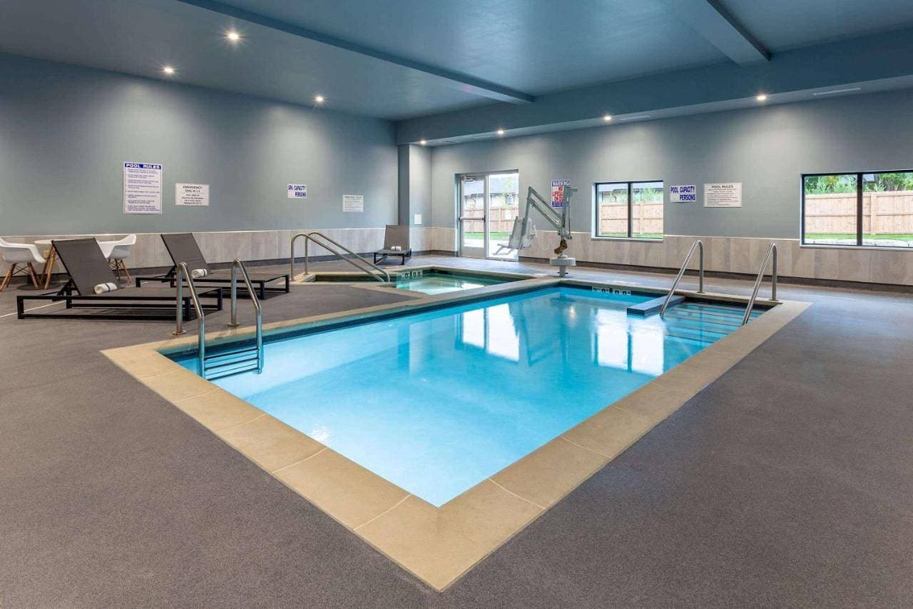 Foto 11 von 46: Hotel für 4 Personen mit Pool