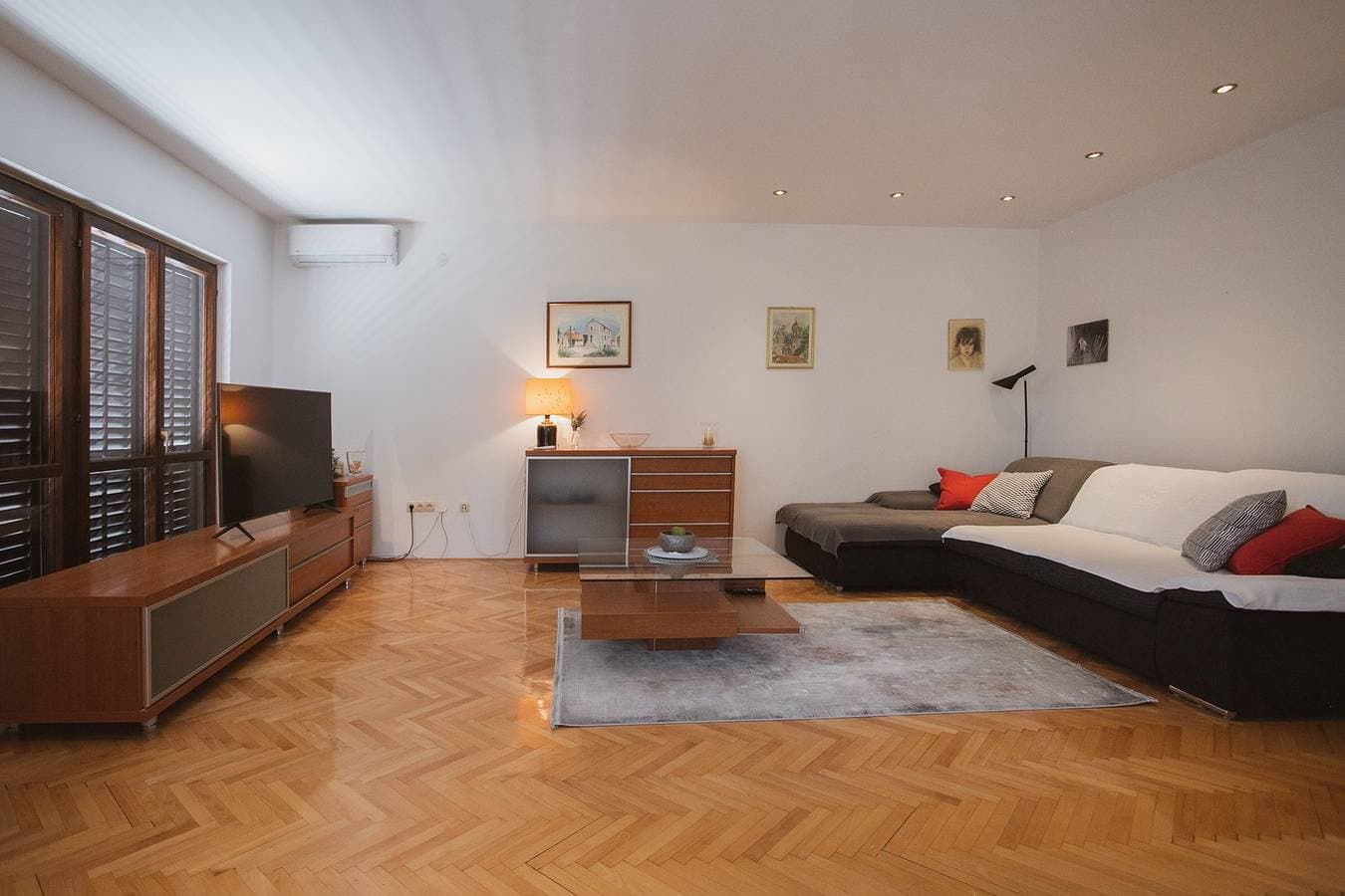 Foto 5 von 33: Apartment mit Balkon in der Nähe von Split und Omiš