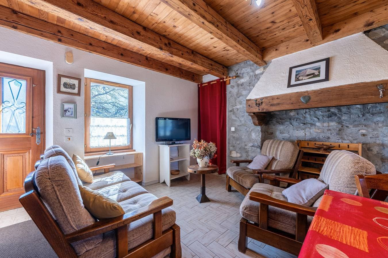 Foto 3 von 39: Ferienhaus 'La Belle Étoile' mit Bergblick und privatem Garten