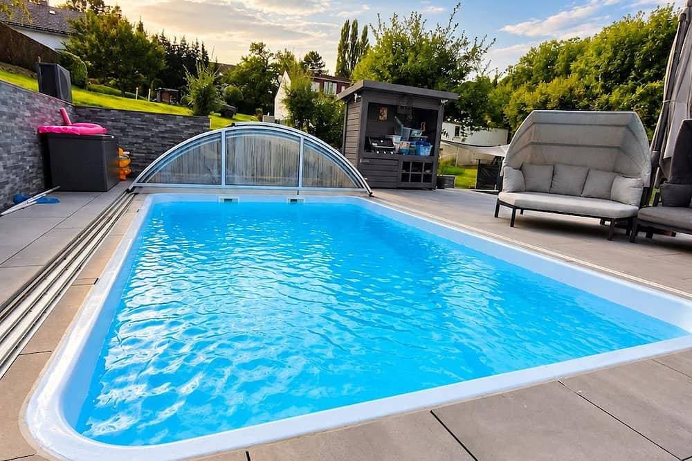 Foto 1 von 30: Auszeit an den Externsteinen | Pool • private Terrasse • Familie • Hund