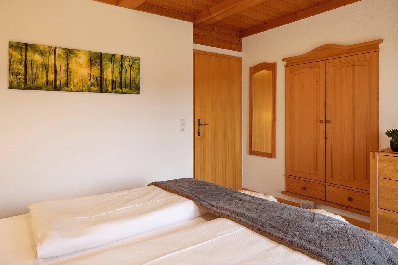 Foto 9 von 22: Gästezimmer Hirschsprung mit Bergblick, privater Terrasse und WLAN
