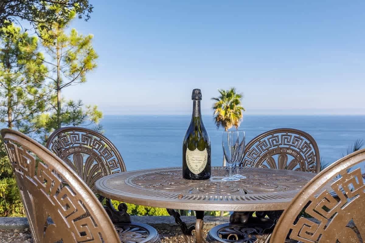 Foto 5 von 77: Villa für 10 Personen mit Garten