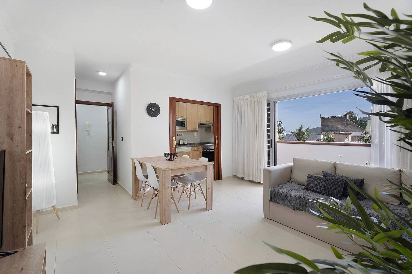 Foto 5 von 25: Ferienwohnung 'Apartamento Opuntia' mit Bergblick, Balkon und WLAN