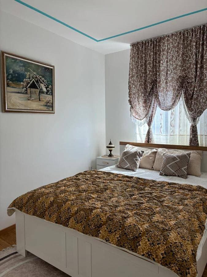 Foto 5 von 37: Two-Bedroom Apartment
