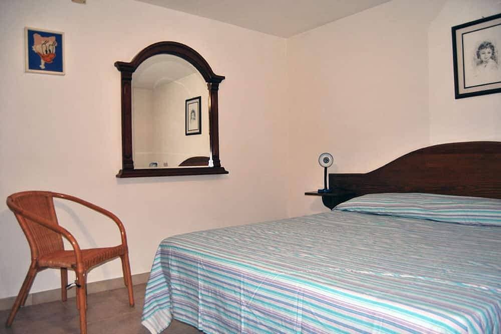 Foto 2 von 7: Wohnung mit großer Veranda, San Antioco, 1000 Meter von Cala Sapone entfernt