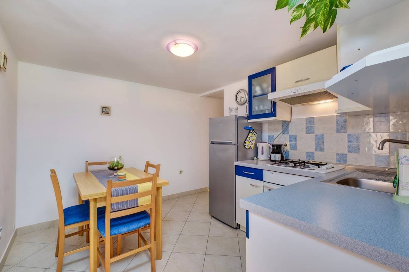 Foto 5 von 11: 1-Zimmer-Ferienwohnung am Strand Martinscica (Cres) -b