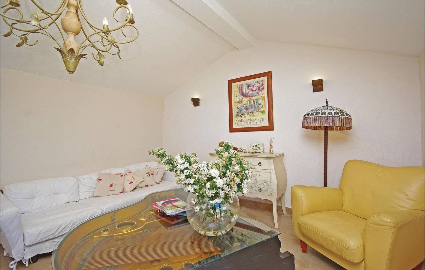 Foto 13 von 31: Reizend, 1,5 km von der Küste und dem Stadtzentrum entfernt: Gemütliche 2-Zimmer-Wohnung mit Terrasse