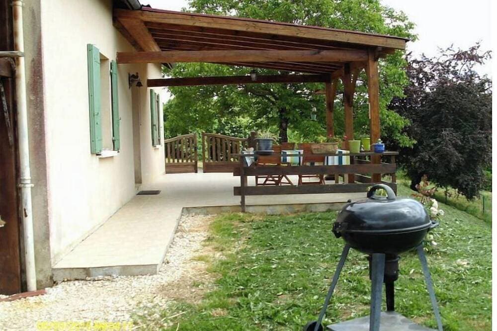 Wood charming little house 4 pers 1