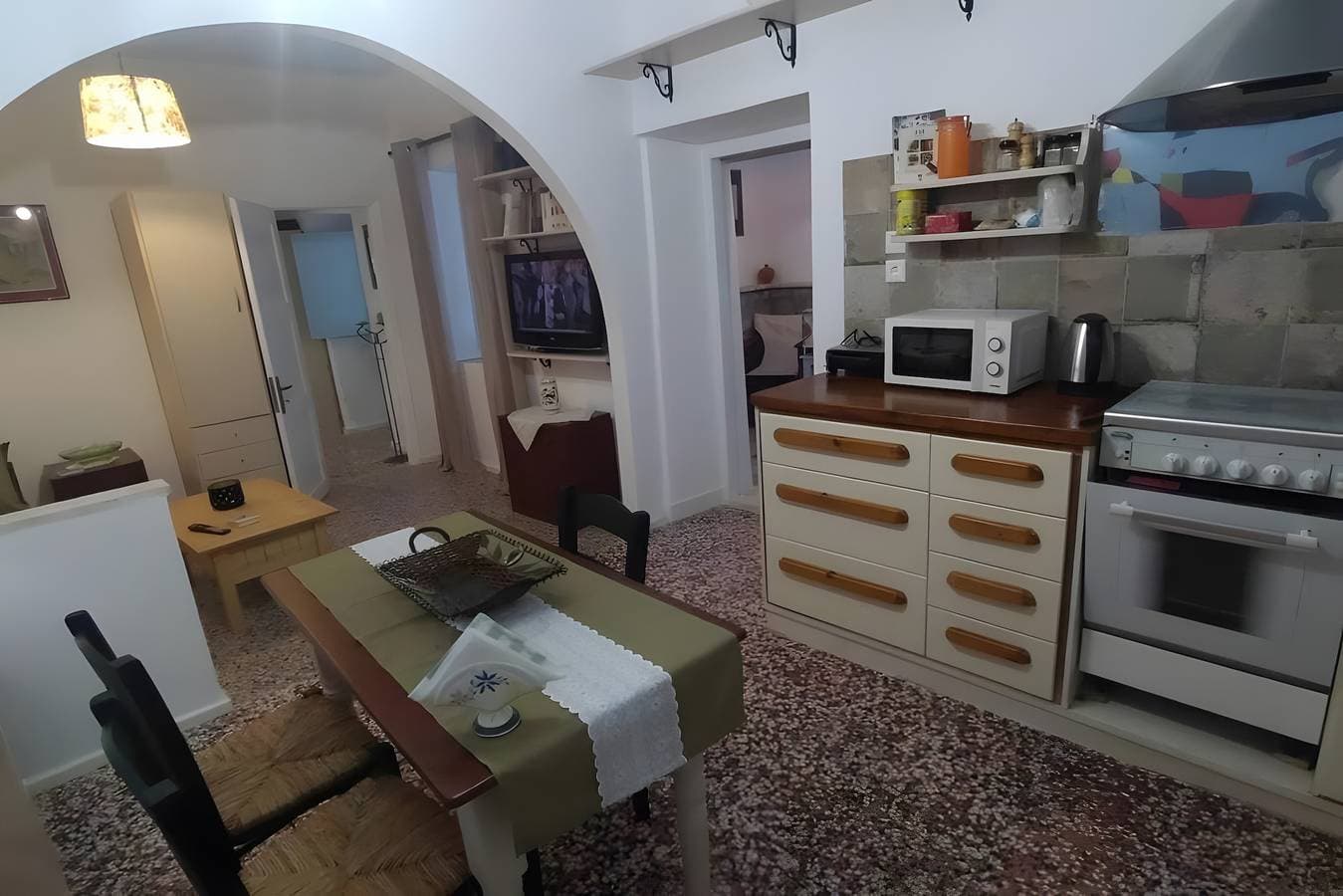 Foto 3 von 22: Chrisi's und Jasmin's Haus – Traditionelles Steinhaus auf Patmos, zentrumsnah