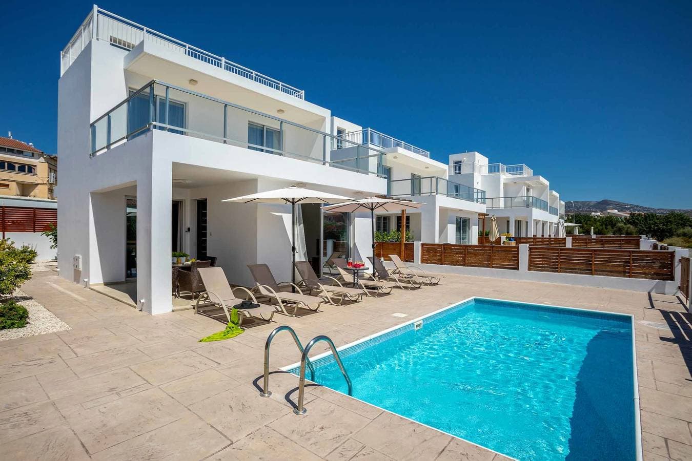 Villa 1