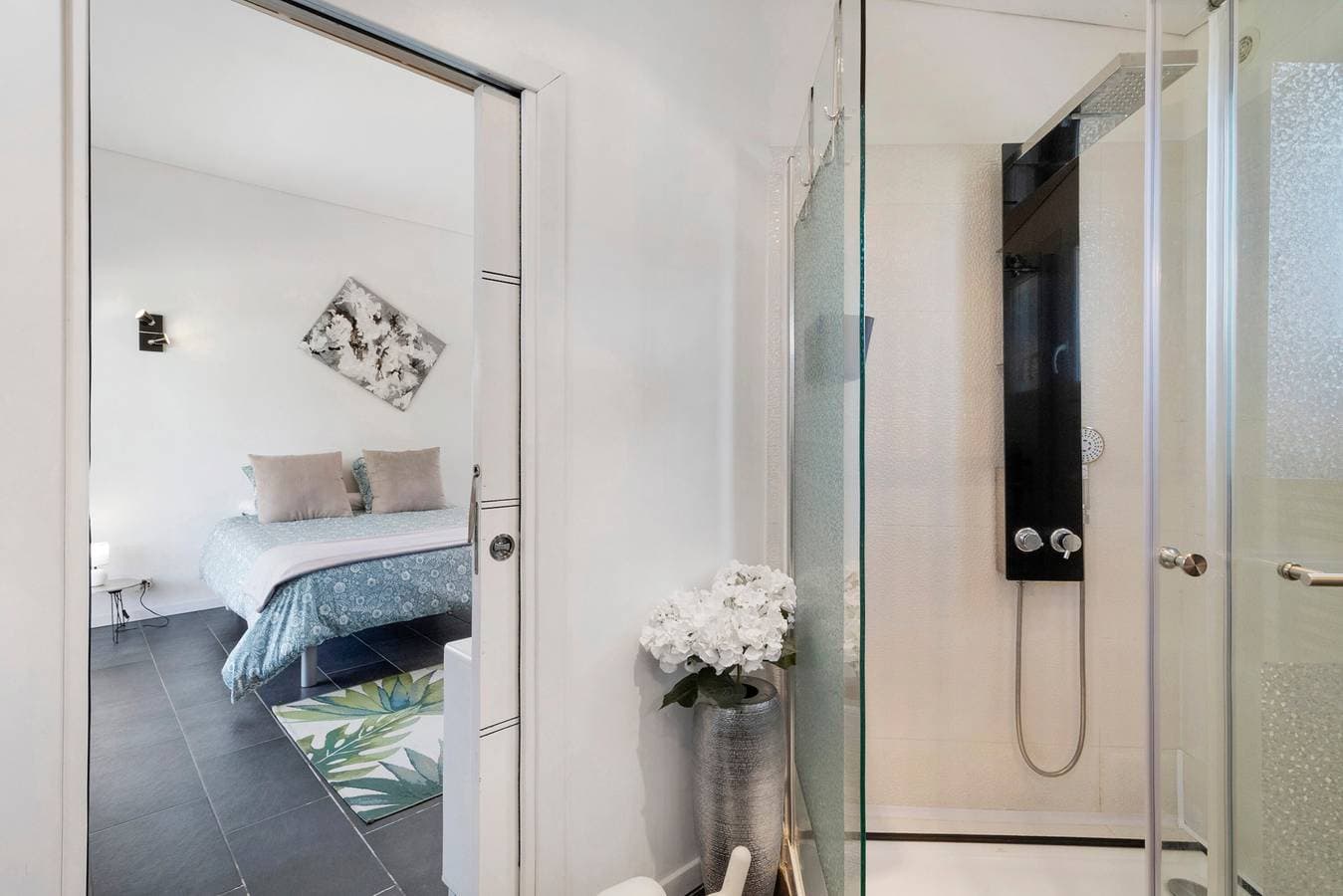 Foto 12 von 26: Studio-Apartment 'Les Oliviers' mit Meerblick, WLAN und Klimaanlage