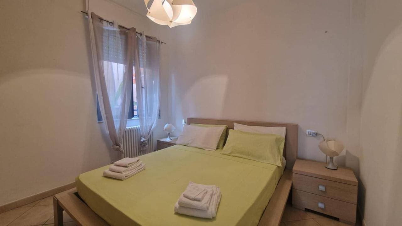 Foto 3 von 14: Two-Bedroom Apartment