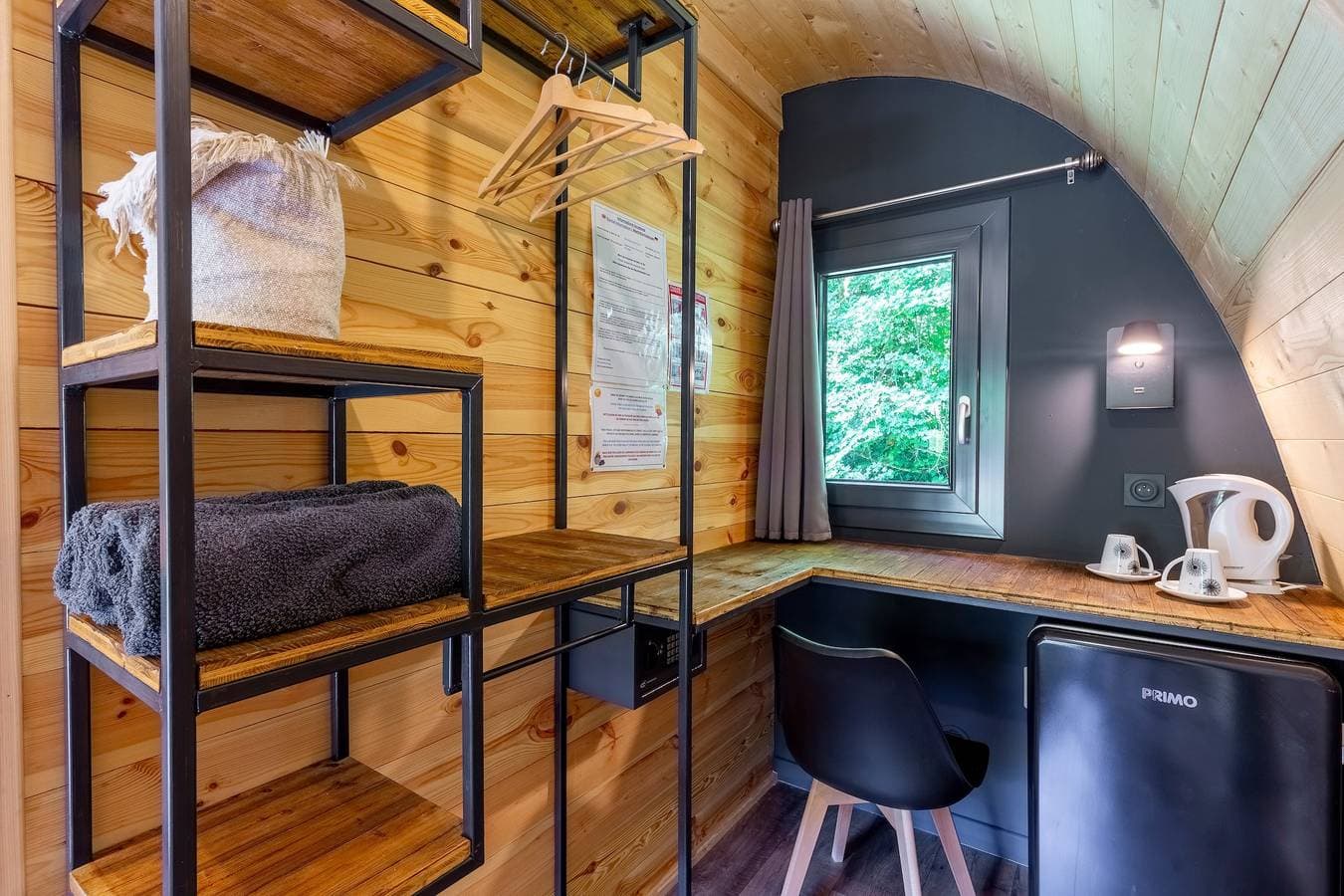 Foto 8 von 25: Ferienhaus 'Pod Insolite Nature – Blick ins Grüne' mit privater Terrasse, WLAN & Klimaanlage