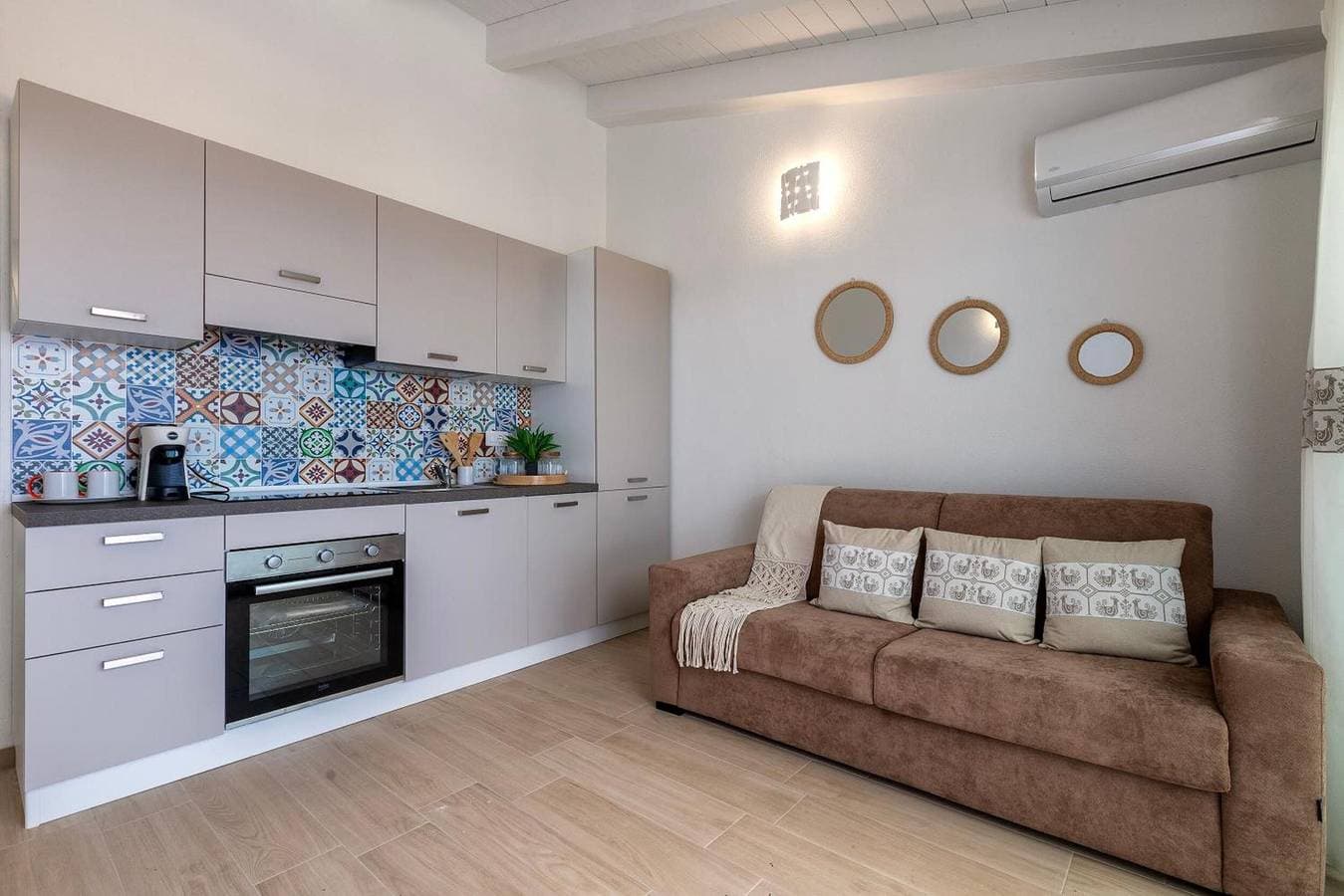 Foto 7 von 34: Bella Vista Paduledda – Modernes Apartment mit Meerblick und großer Terrasse