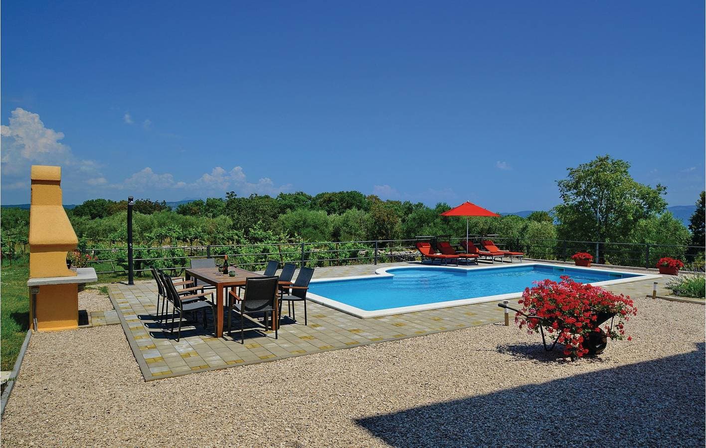Foto 13 von 41: Nur 1 km vom Strand entfernt: Gemütliche Ferienwohnung mit Pool, WLAN und Terrasse