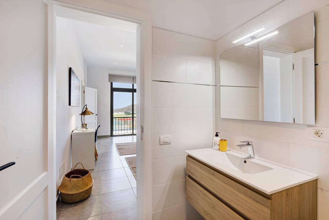 Foto 10 von 21: Ferienwohnung "Urban Park Girasol" mit Meerblick, Balkon und WLAN