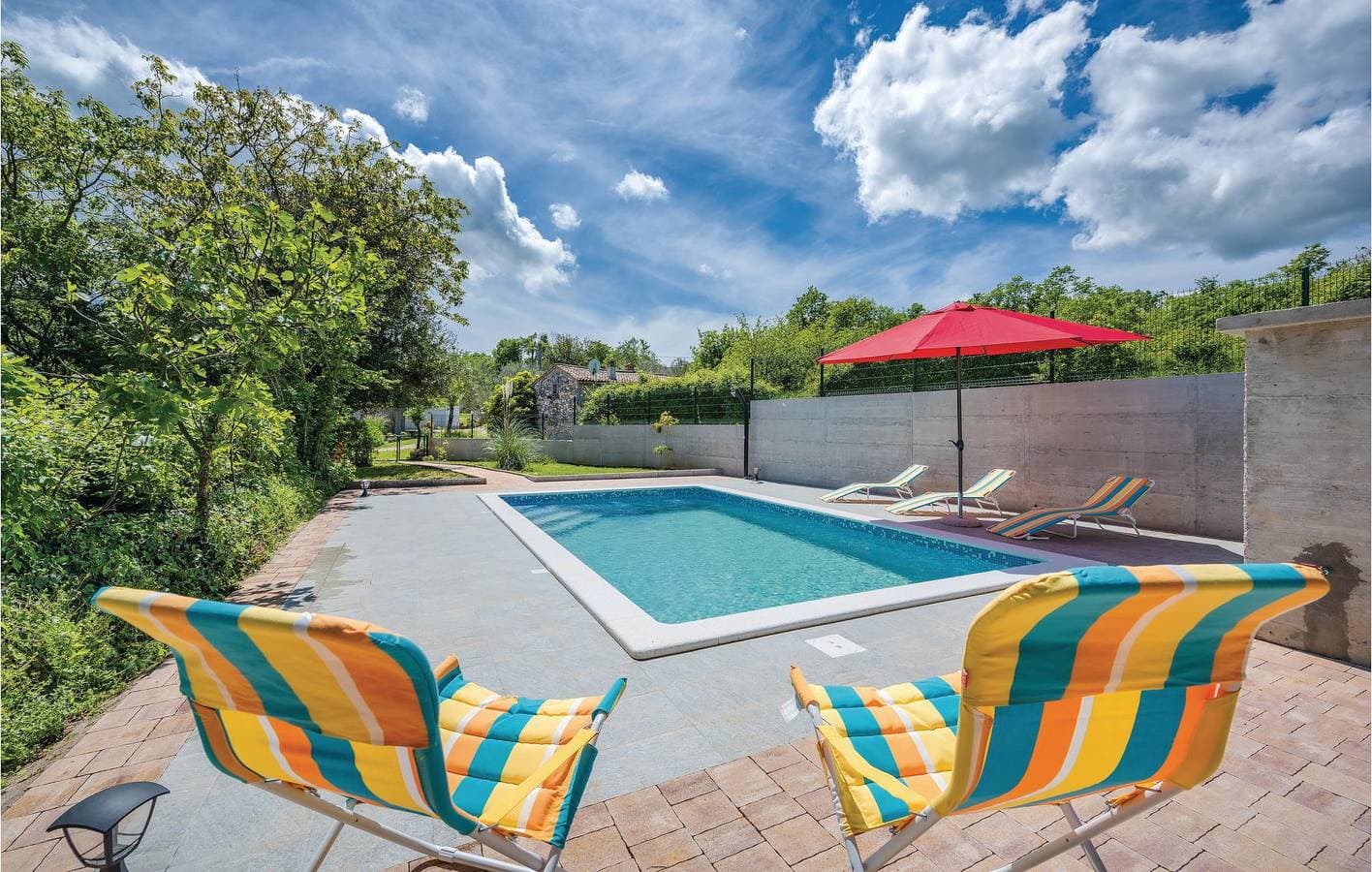 Foto 5 von 33: Charmante 2-Zimmer-Wohnung mit Pool, in der Nähe des Stadtzentrums