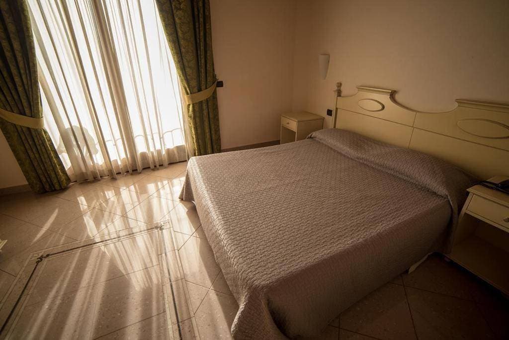 Foto 6 von 8: Standard Double or Twin Room