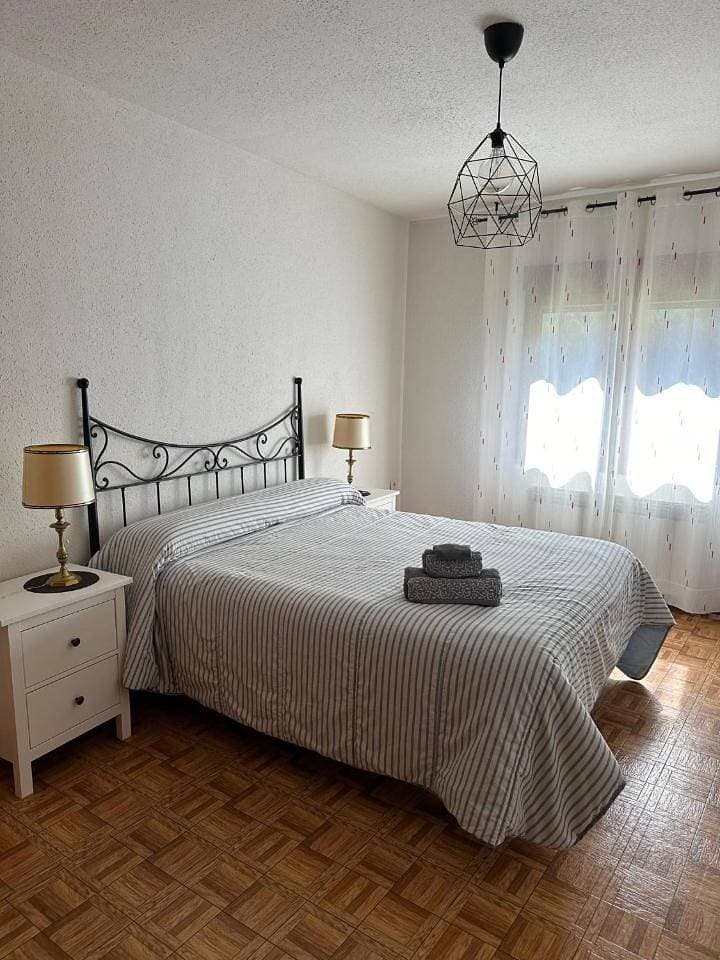 Foto 10 von 42: Three-Bedroom Apartment
