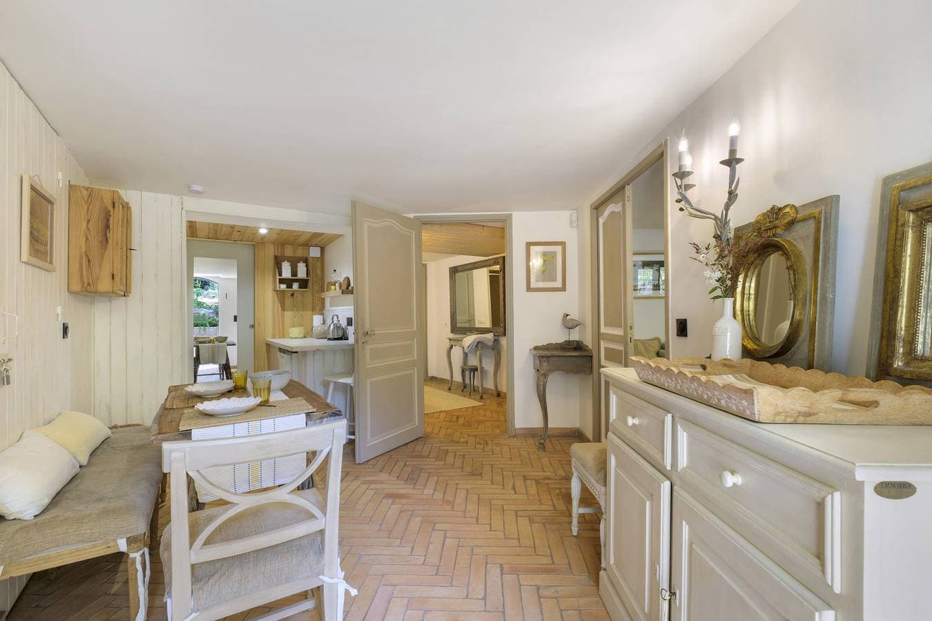 Foto 7 von 27: Apartment 'La Suite Du Jardin Du Clos Stemarie' mit Meerblick, WLAN und Klimaanlage