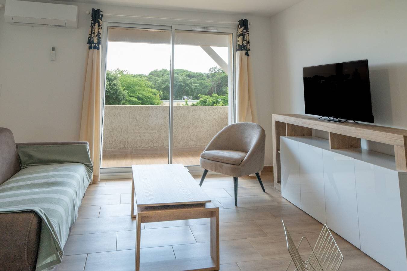 Foto 7 von 31: Apartment „La Dolce Vita 7“ mit Meerblick, WLAN und Klimaanlage