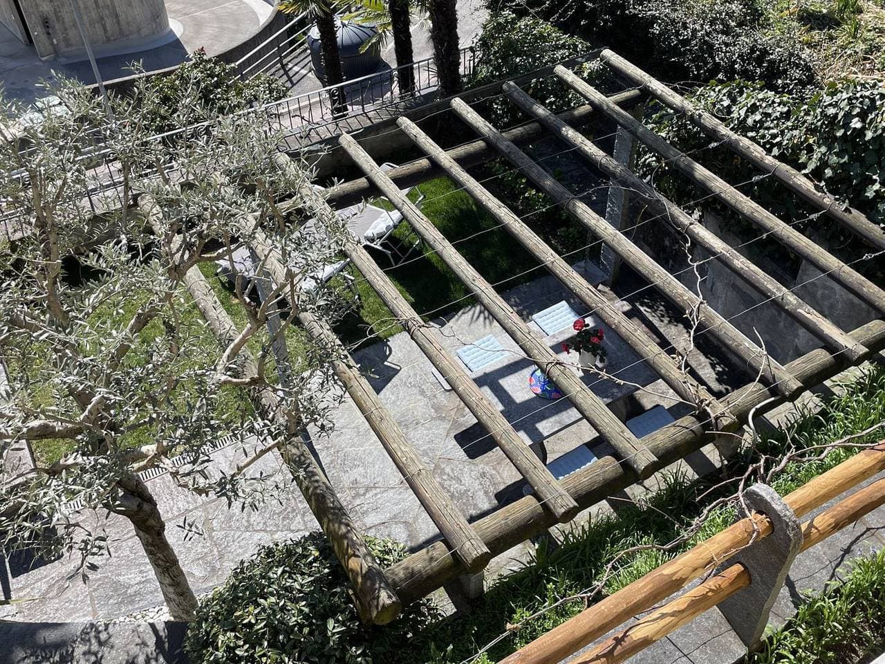 Foto 12 von 29: Gartenwohnung mit 180° Seesicht und schöner Aussensitzplatz