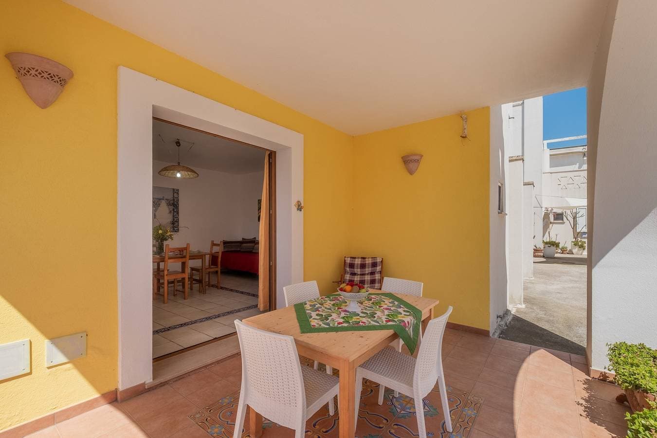 Foto 4 von 20: Ferienhaus 'Sacara - Piano Terra - La Plumeria' mit Privatterrasse, Balkon und Klimaanlage