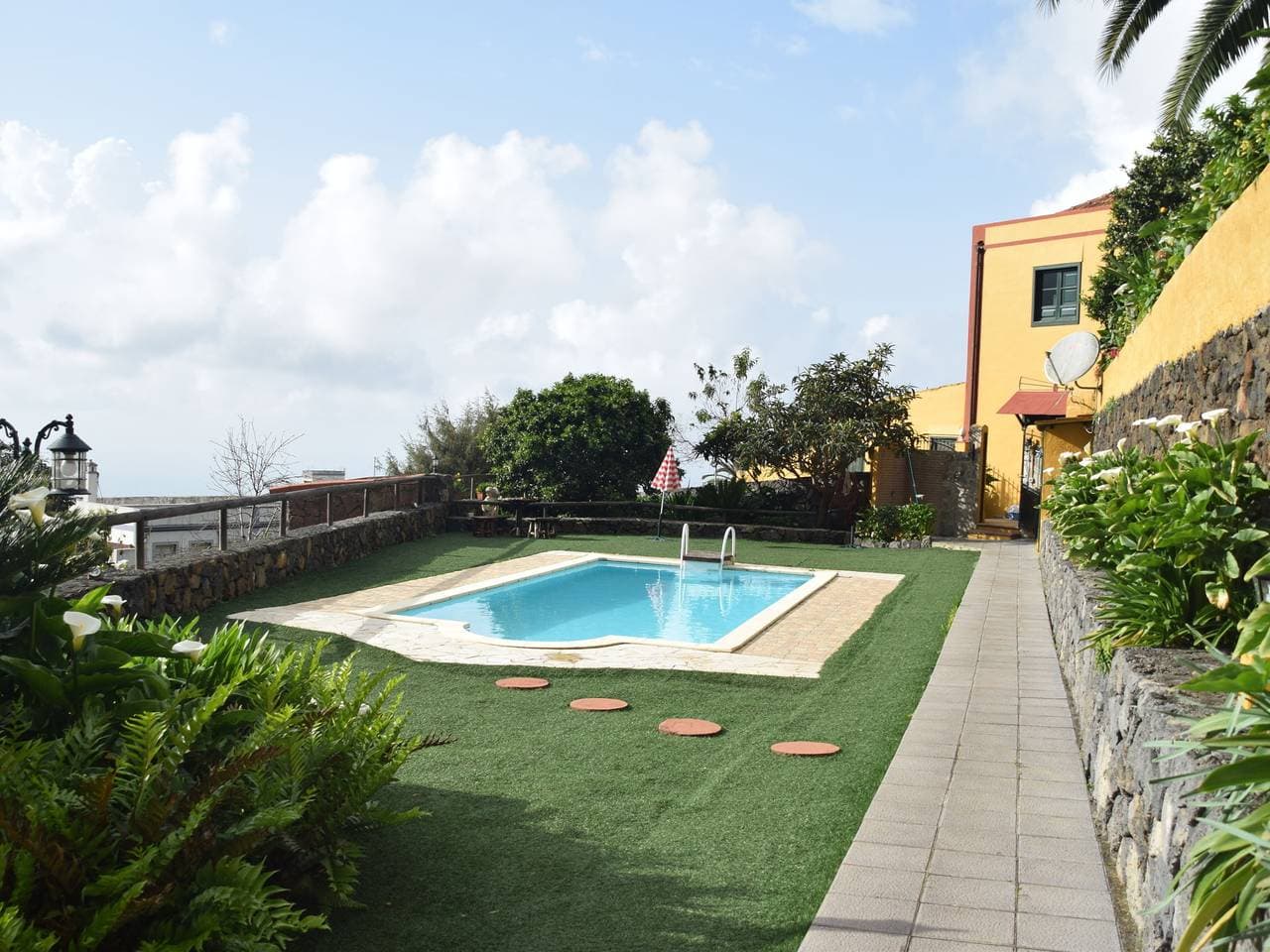 Foto 10 von 40: Höhlenhaus in Teneriffa mit Pool und Strand