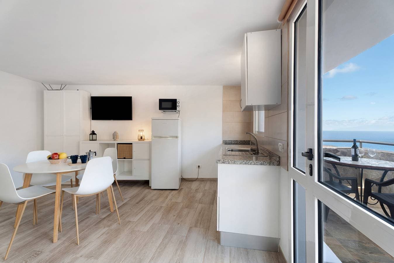 Foto 4 von 30: Vv La Era mit Meerblick, privater Terrasse, WLAN und Klimaanlage