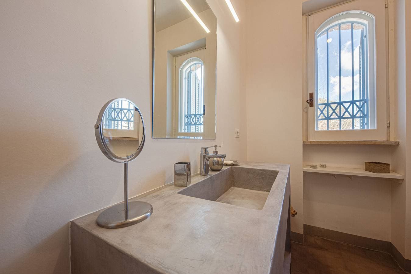 Foto 9 von 32: Villa mit beheiztem Außenpool und 180°-Meerblick