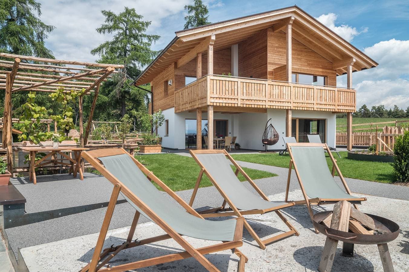 Foto 6 von 33: Ferienwohnung 'Larch' mit Bergblick, Gemeinschaftsgarten und WLAN