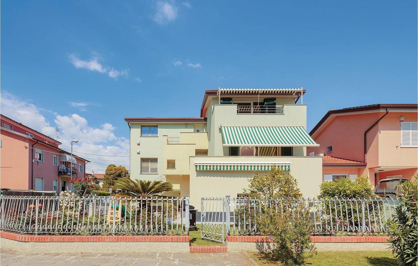 90qm Wohnung mit Klimaanlage, Parkplatz, Terrasse & WiFi, 2km zum Punta Bianca Strand 1