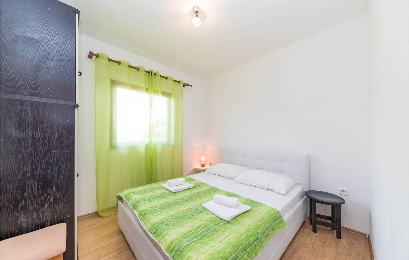 Foto 10 von 17: Gemütliche Ferienwohnung mit Terrasse, Küche und WLAN in der Nähe des Strandes Stari Porat