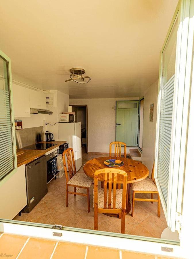 Foto 4 von 14: Two-Bedroom Apartment with Mountain View