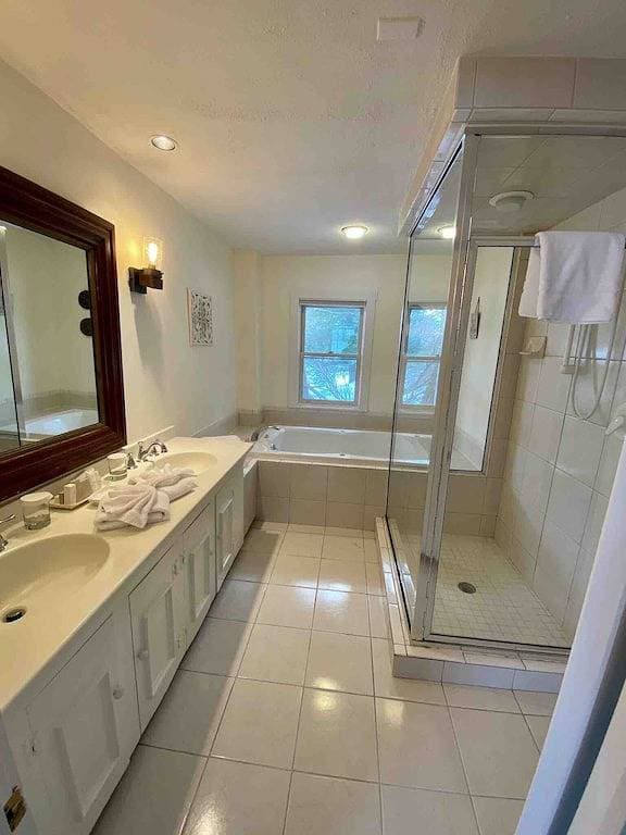 Foto 13 von 26: Luxus King Cottage, 2 Einzelbetten im Loft, Kamin, privater Eingang