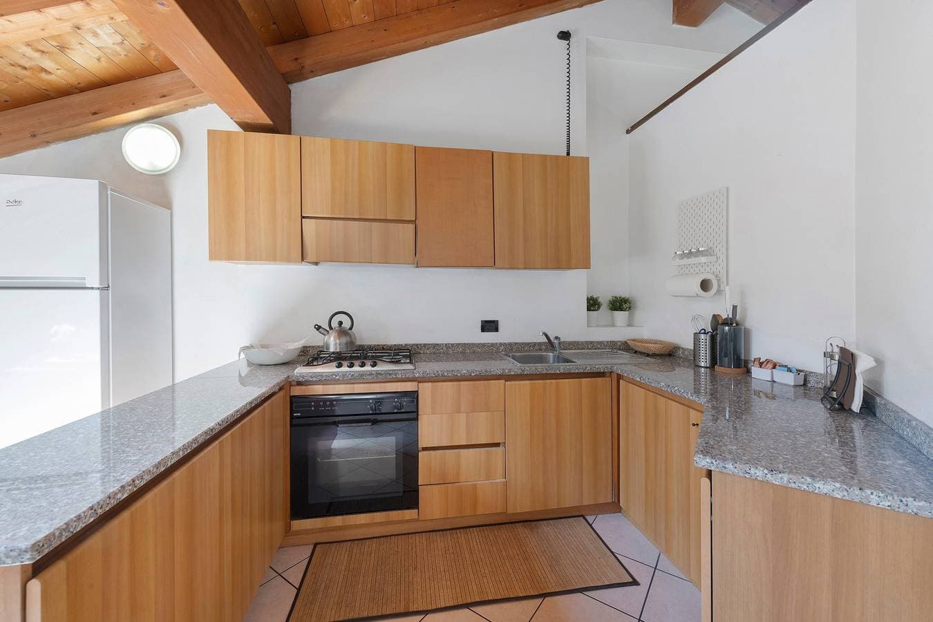 Foto 8 von 18: Apartment „La Mansarda Sul Lago“ mit Seeblick, WLAN und Klimaanlage