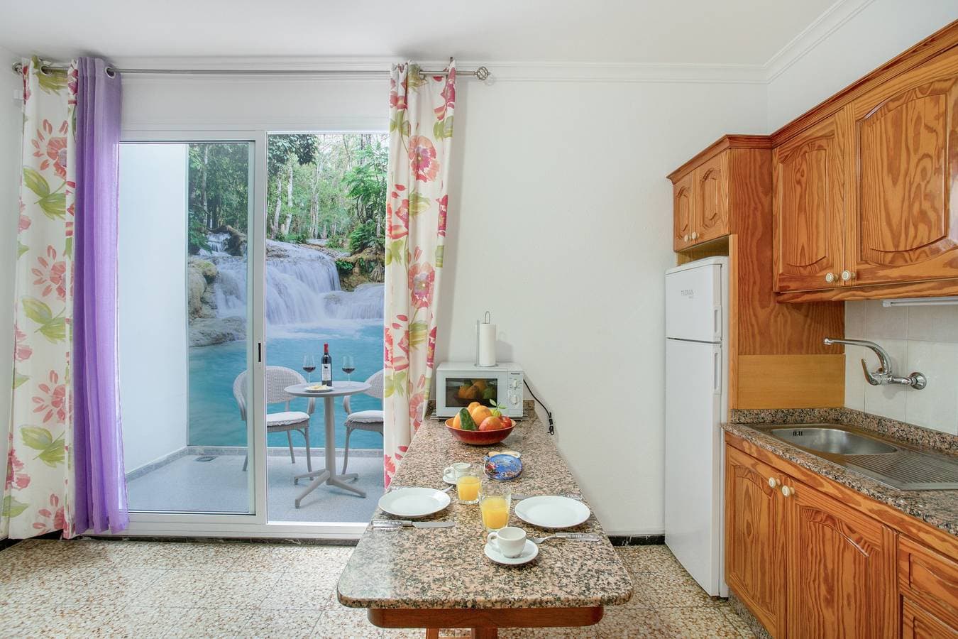 Foto 3 von 26: Ferienwohnung 'Los Angeles 2' mit Meerblick, Gemeinschaftsterrasse und Wi-Fi