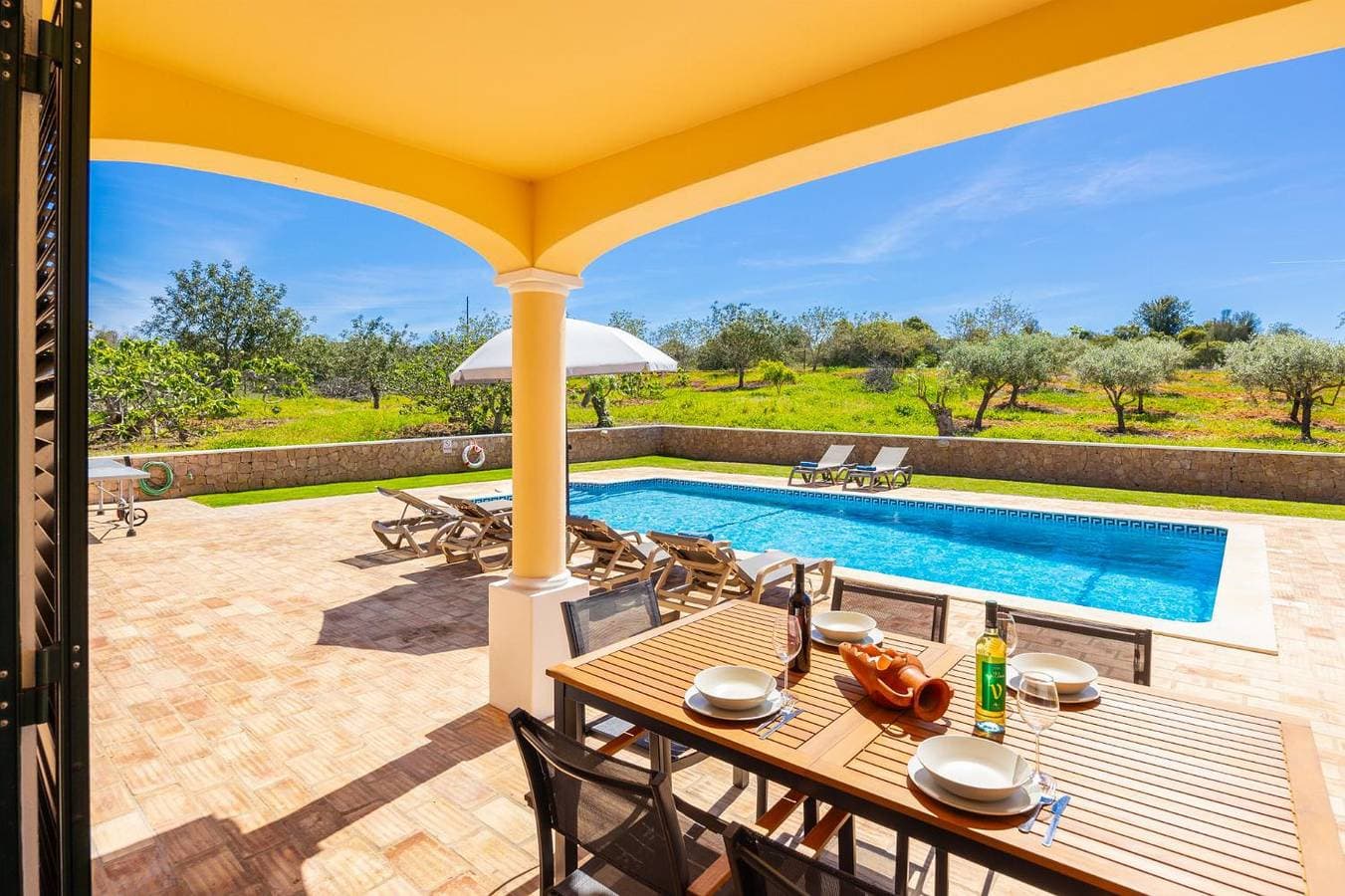 Foto 4 von 26: Villa für 6 Personen mit Balkon