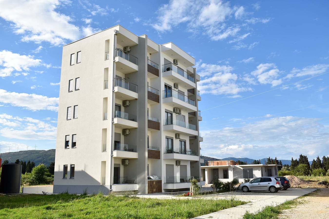 Foto 4 von 22: Lux One-Bedroom Apartment