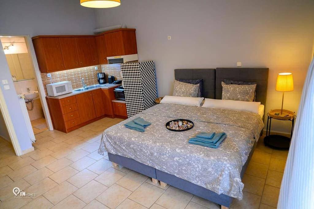 Aphrodite - Cozy & Bright Studio in Egaleo-Athens 1