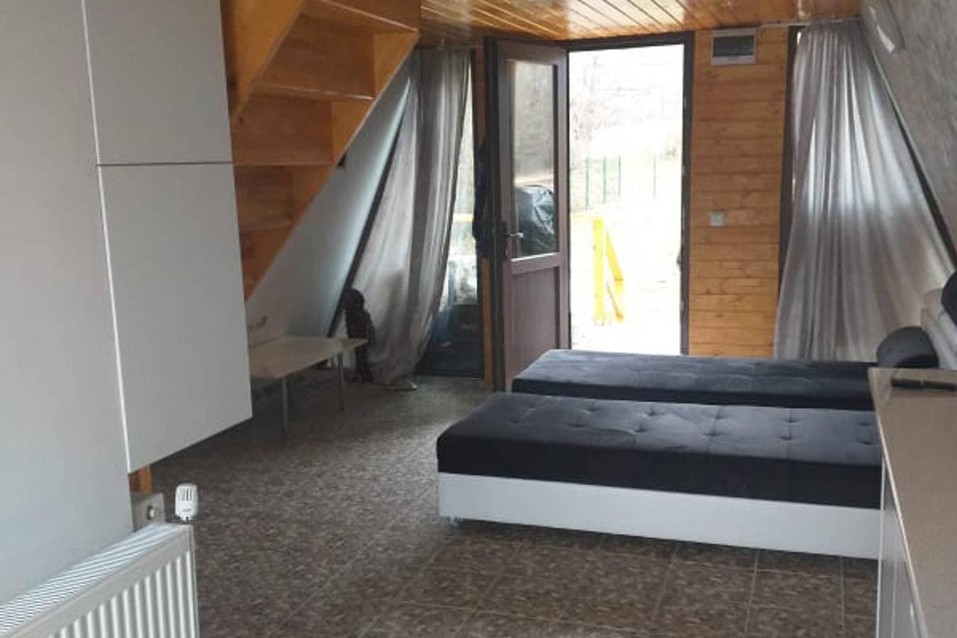 Foto 12 von 32: Blockhütte für 6 Personen mit Pool
