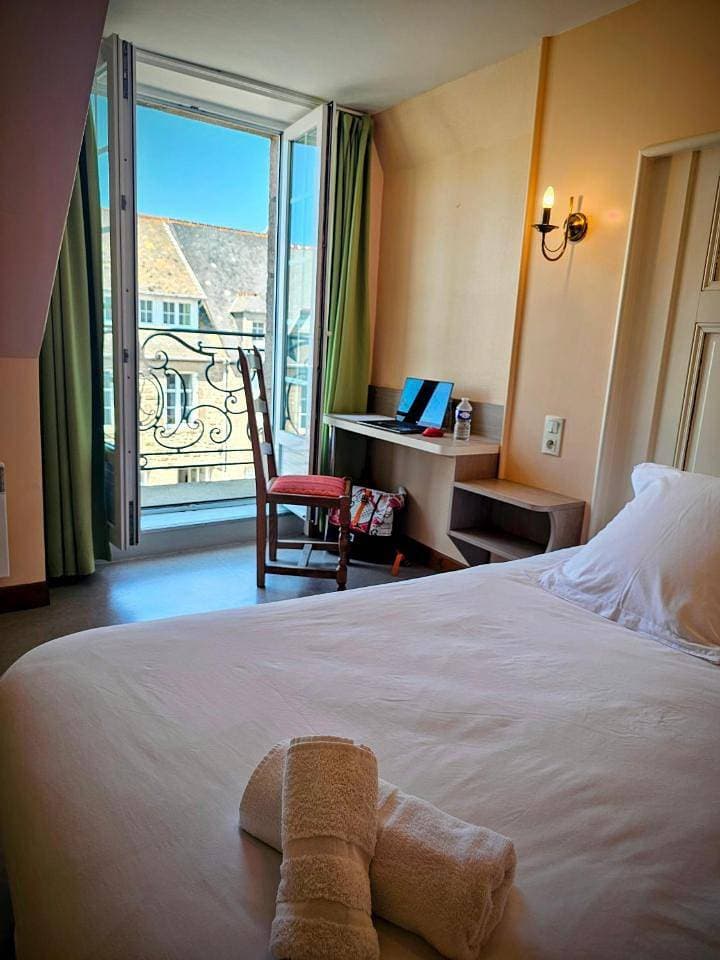 Foto 8 von 15: Double Room with Balcony and Sea View