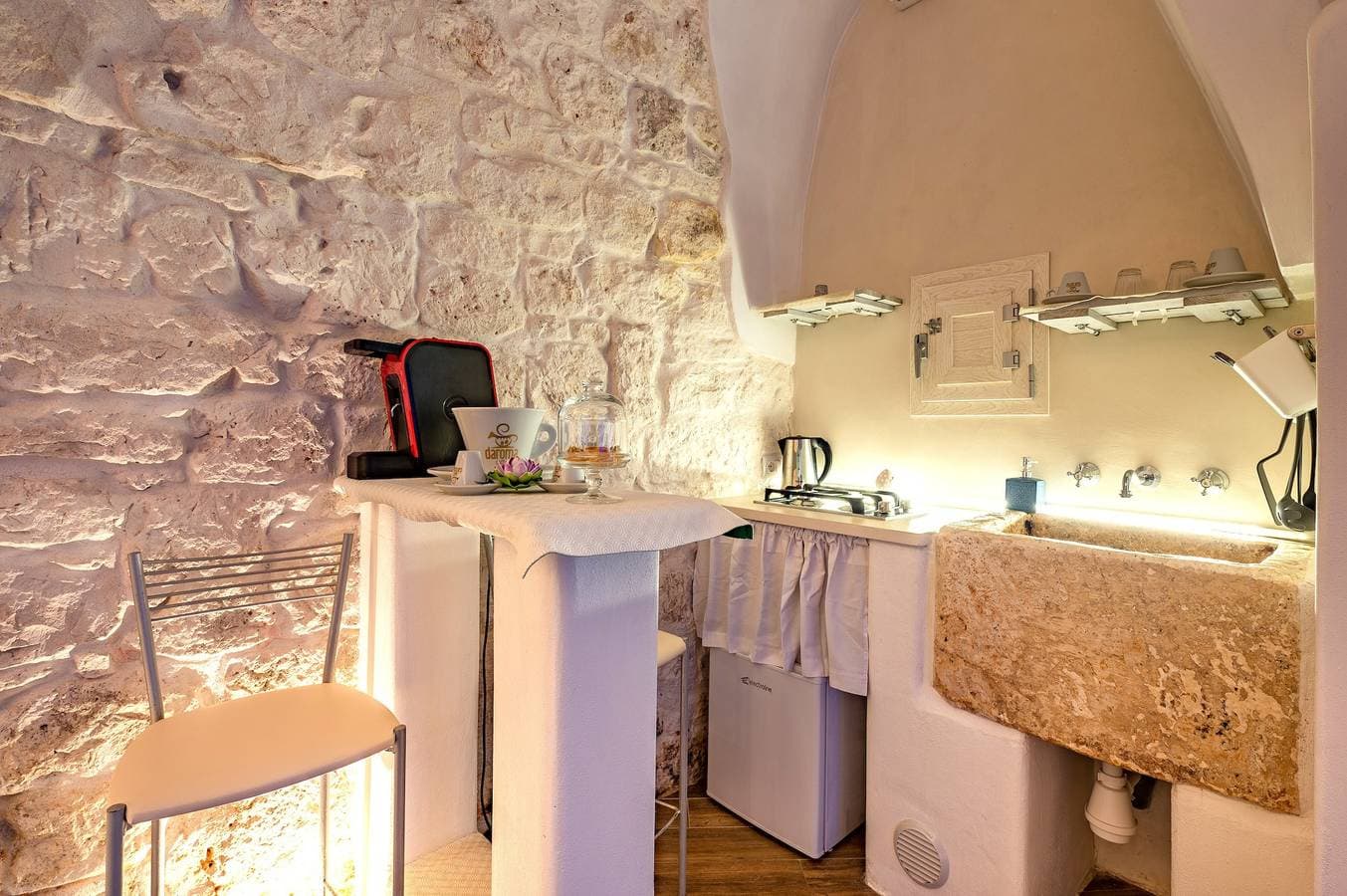 Foto 8 von 21: Ferienwohnung "Suite Nino - Ceglie Messapica" mit Privatem Innenpool, Whirlpool und WLAN