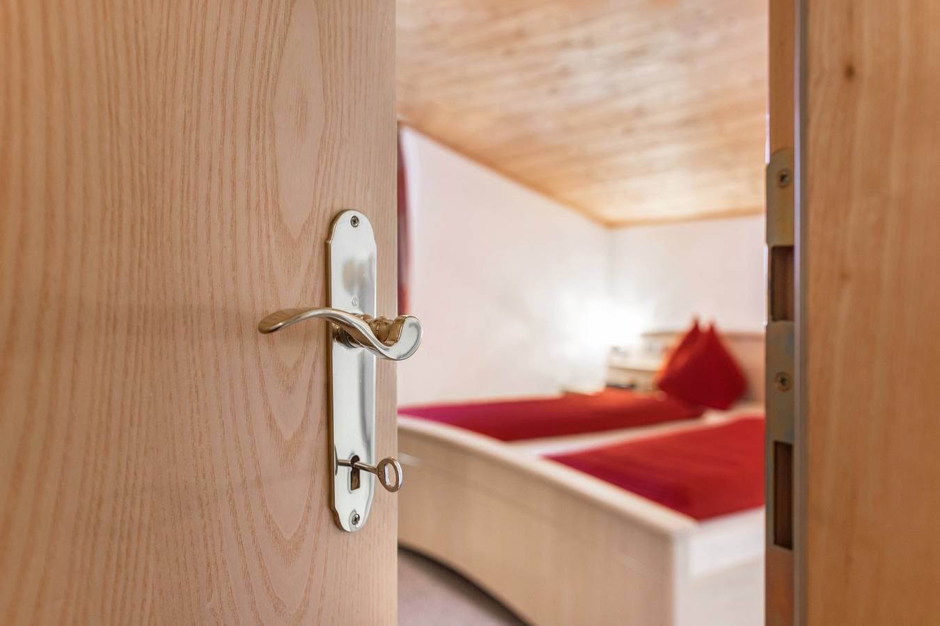 Foto 13 von 25: Ferienwohnung 'Ladinser Hof Reiterstube' mit Bergblick, Gemeinschaftsgarten und WLAN