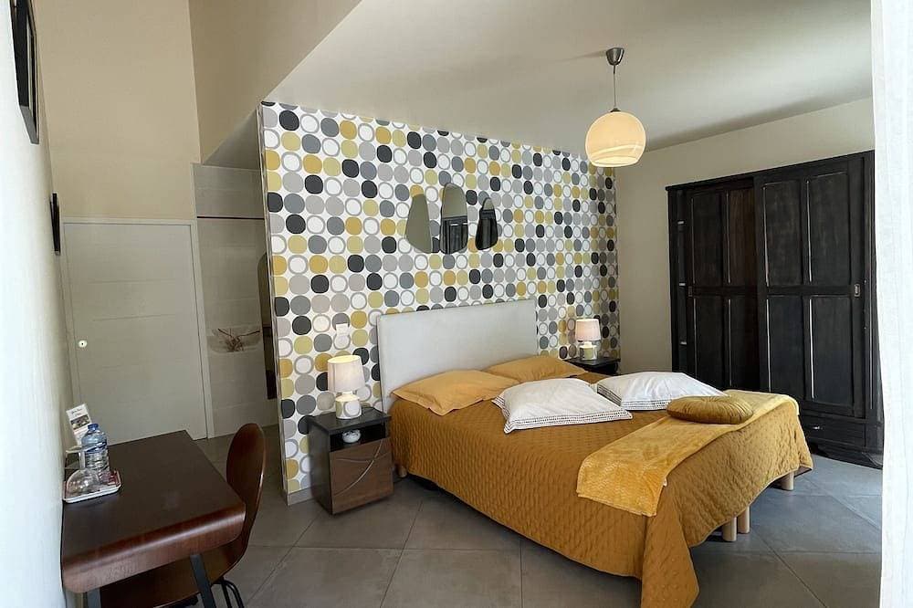 Foto 2 von 23: Schönes Haus 170 m2, beheiztes und überdachtes Schwimmbad, Whirlpool, klassifiziert 4 Sterne.