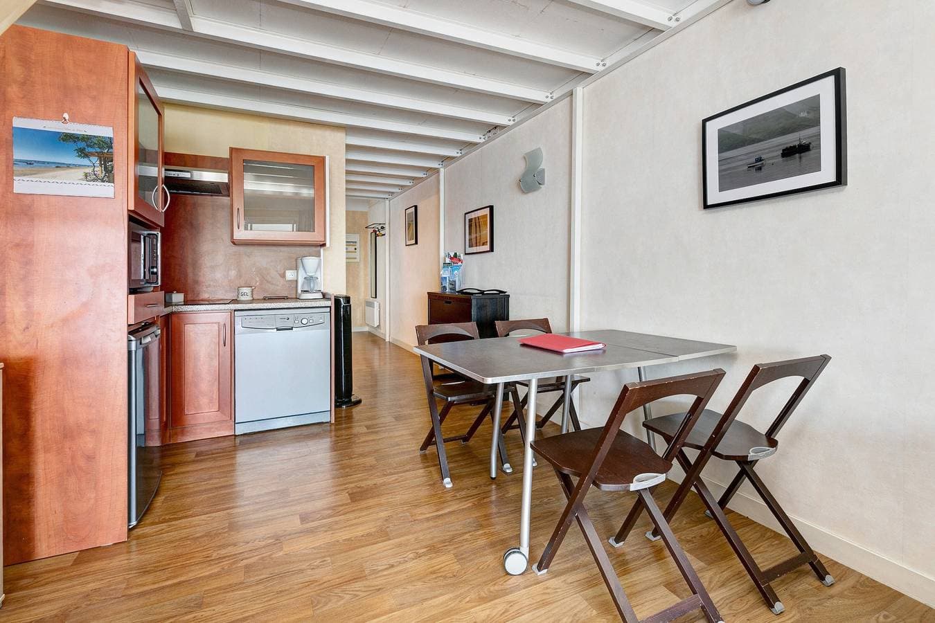 Foto 8 von 22: Apartment mit Meerblick, Gemeinschaftspool und privatem Balkon