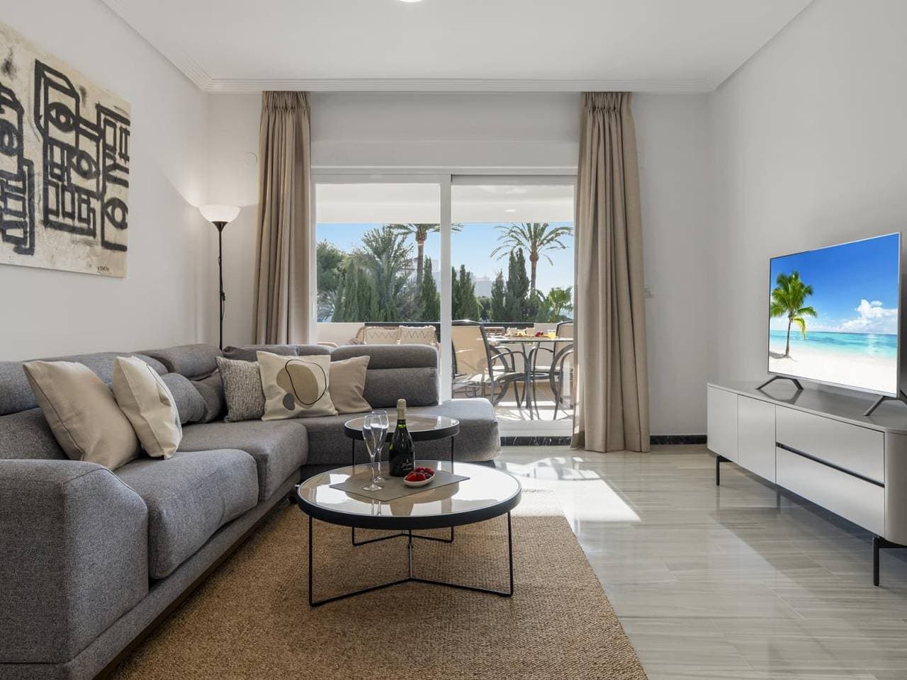 Foto 7 von 43: Ferienwohnung für 4 Personen mit Pool