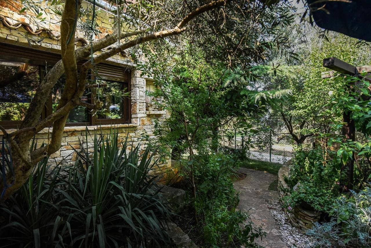 Garden house ADULTS ONLY 1