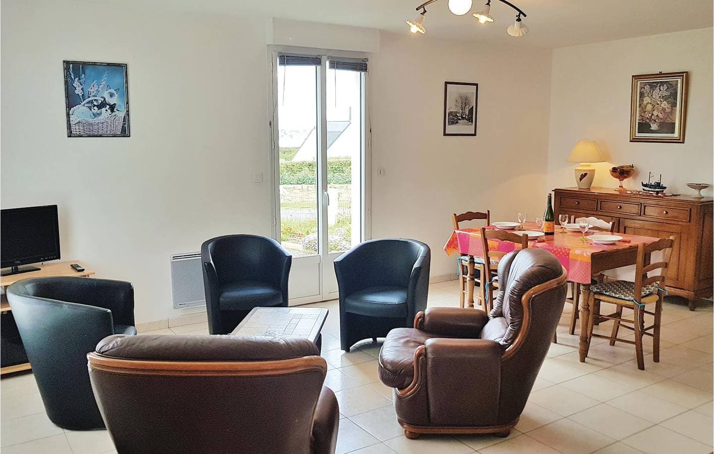 Foto 3 von 20: Seaside Getaway mit Parkplatz und TV.