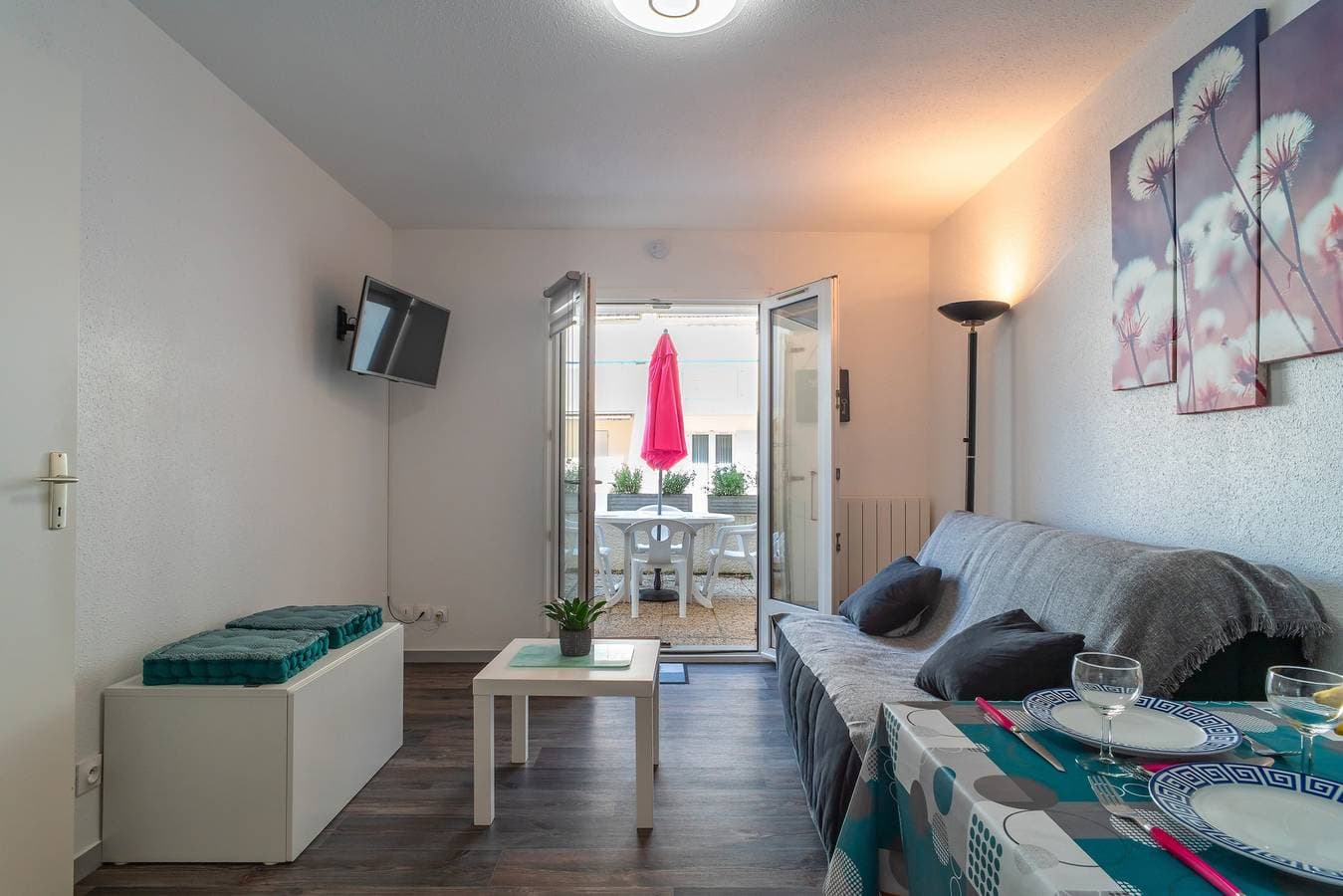 Foto 2 von 12: Ferienwohnung für 4 Personen mit Terrasse